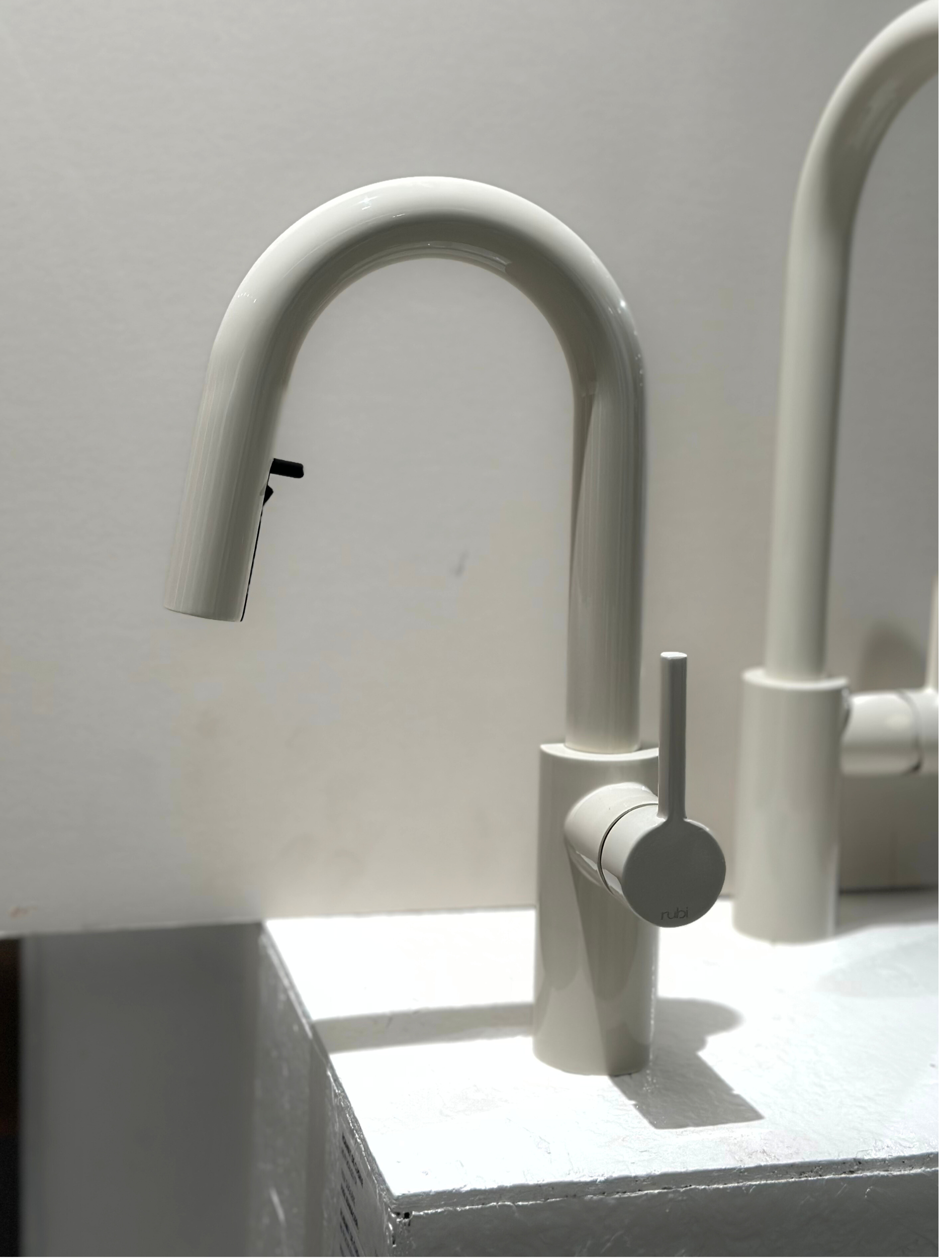 Robinet de bar, crème lustré