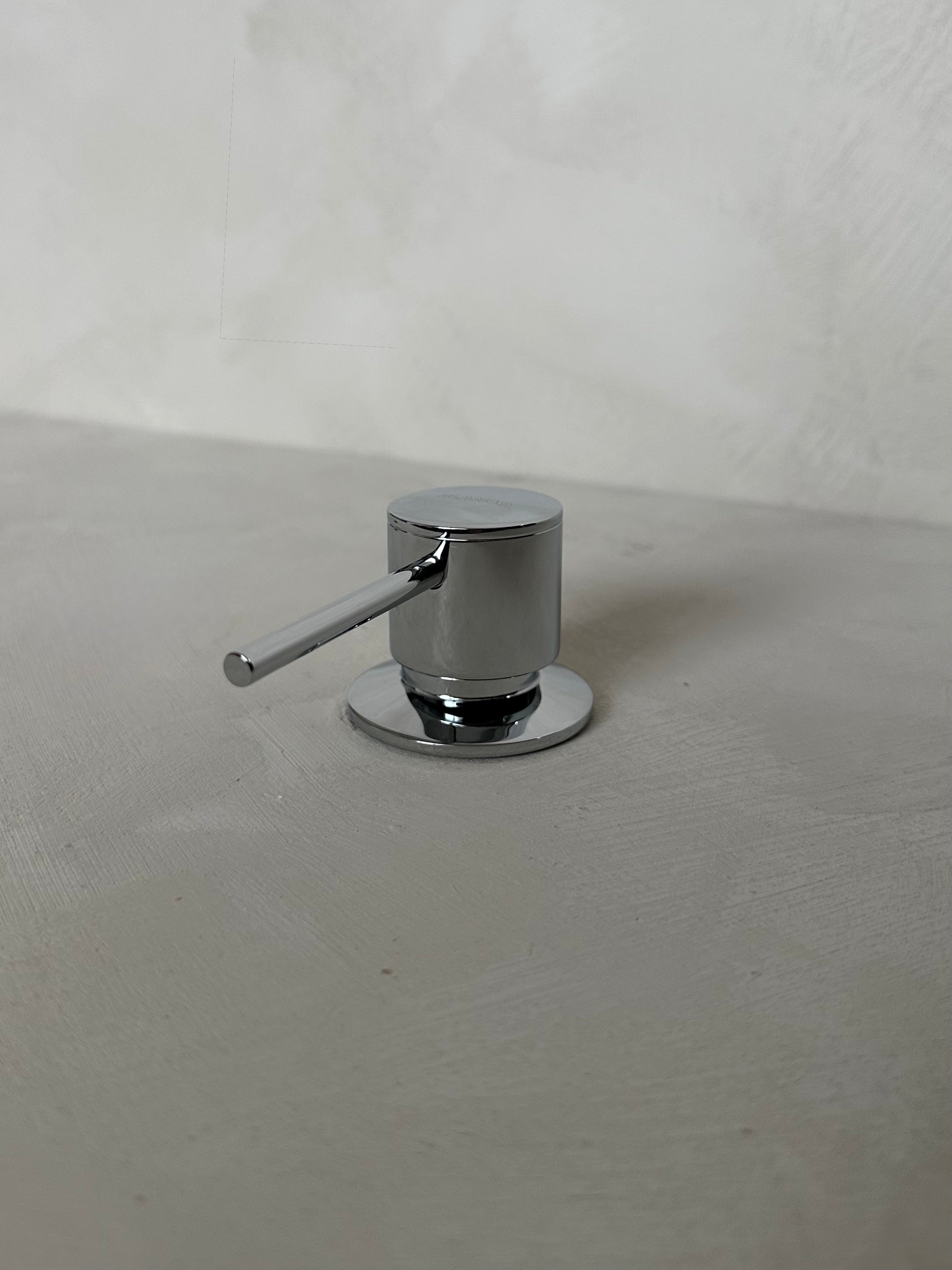 Pompe de savon encastré, Chrome