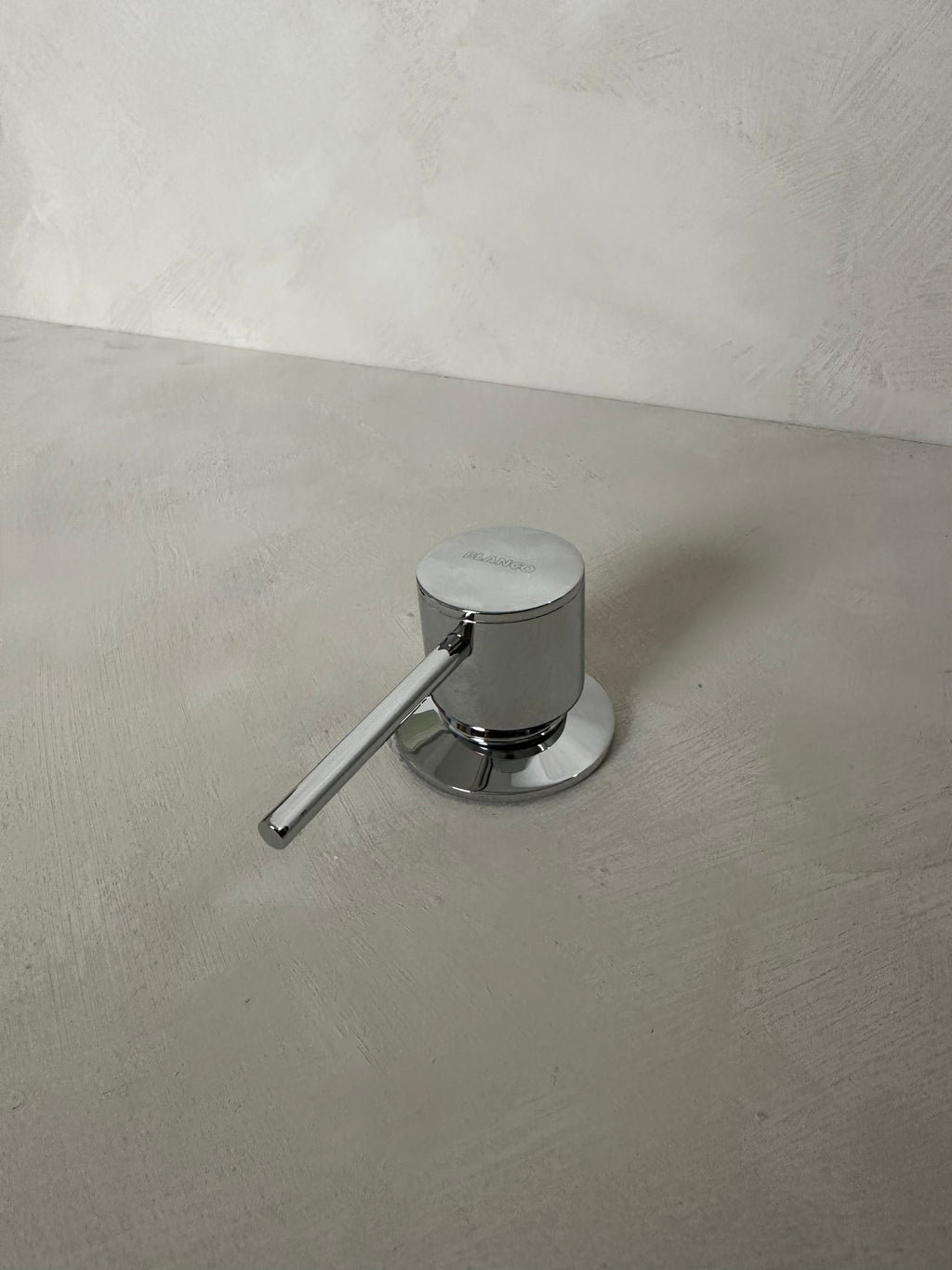 Pompe de savon encastré, Chrome