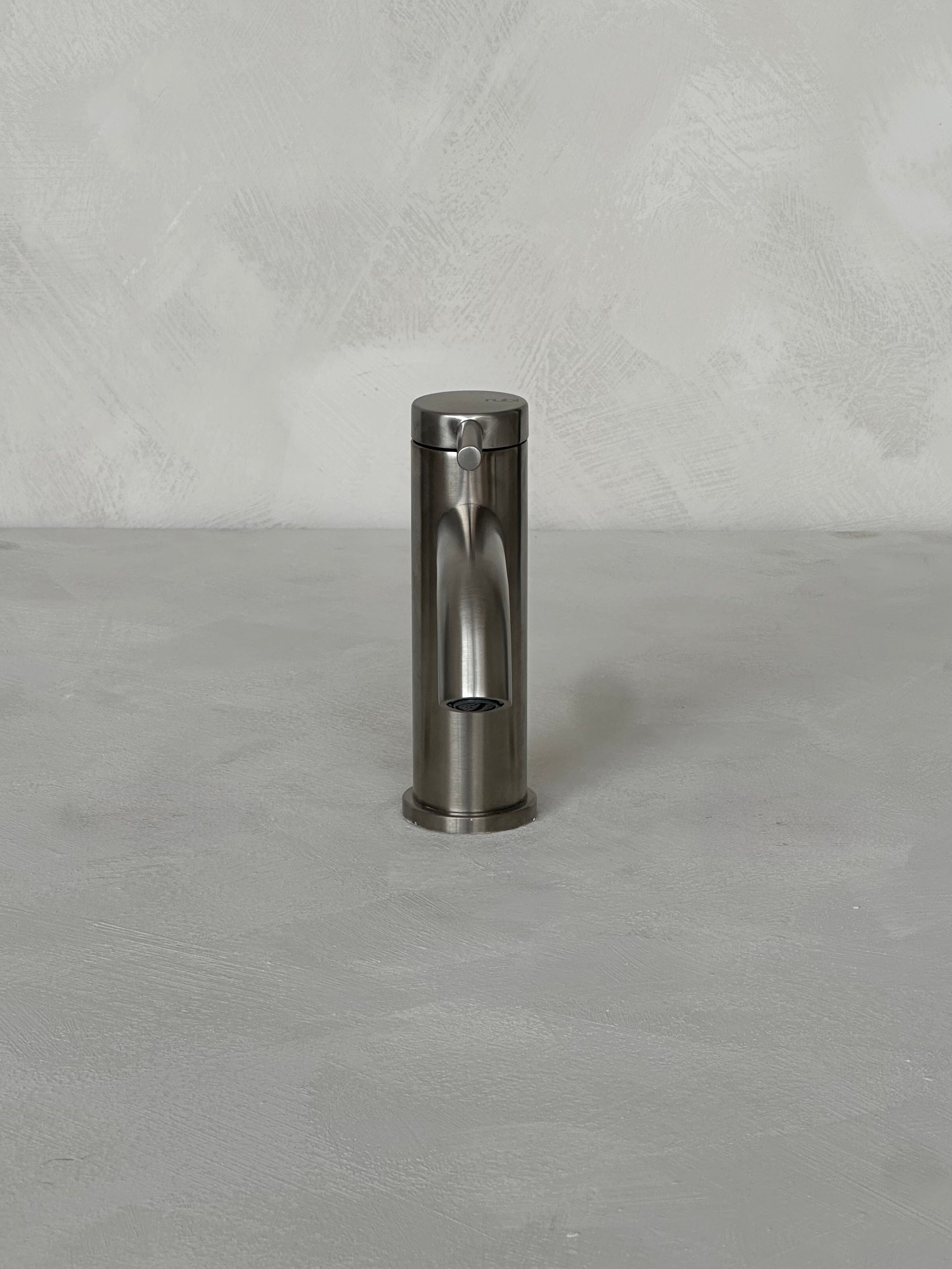 Robinet de lavabo, Inox