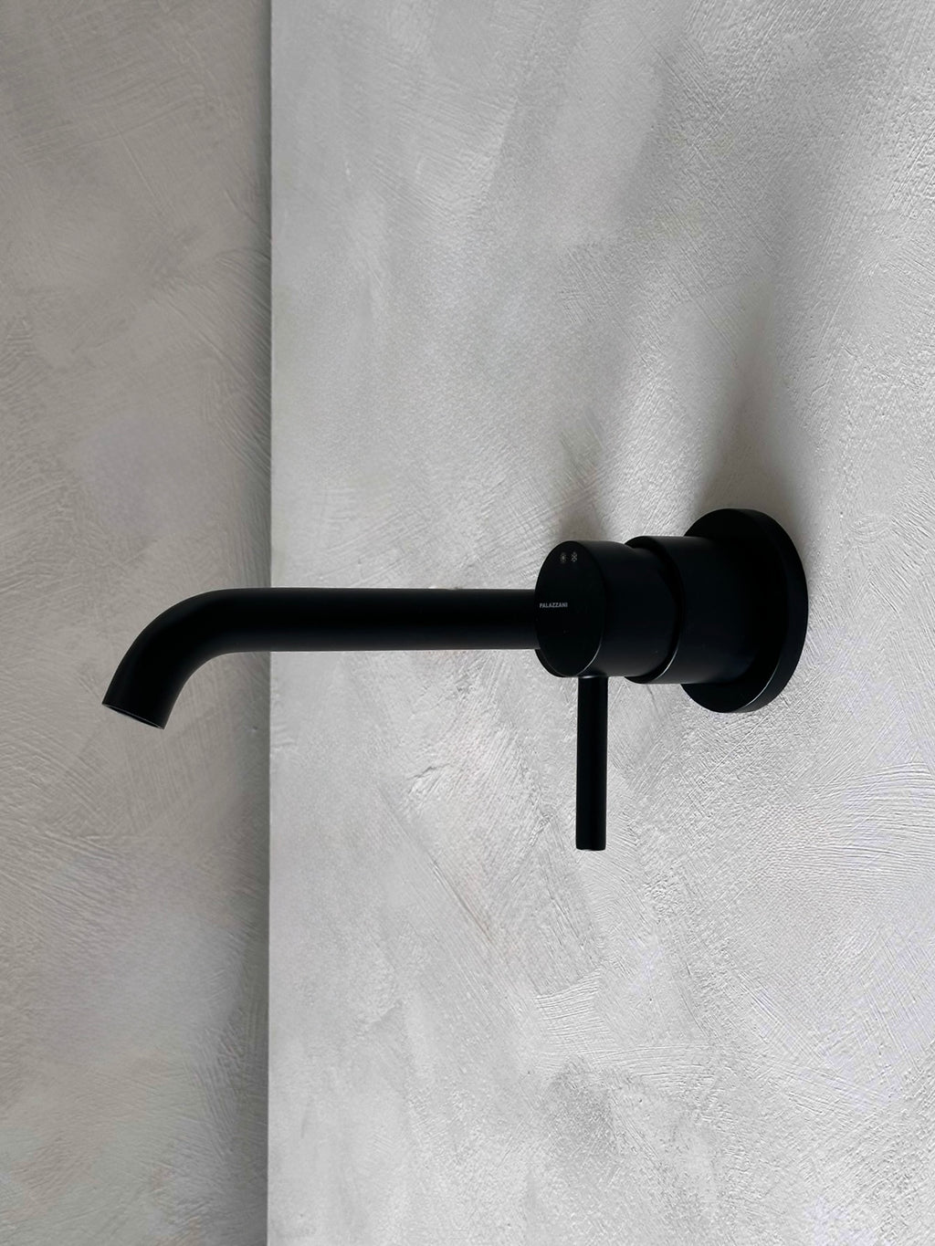 Robinet de mural, noir mat