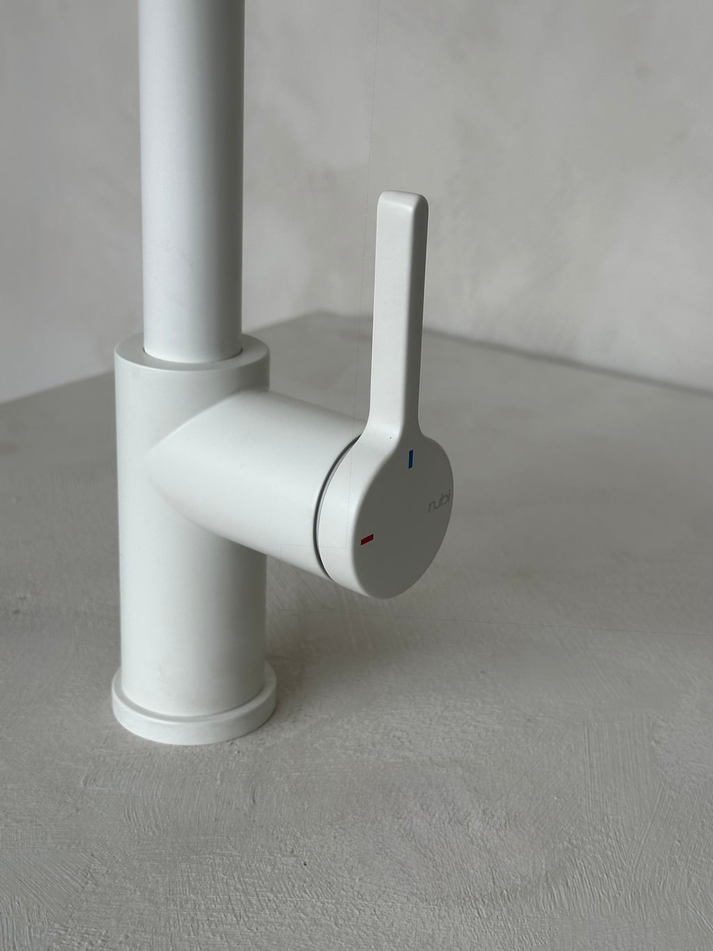Robinet de cuisine, Blanc mat