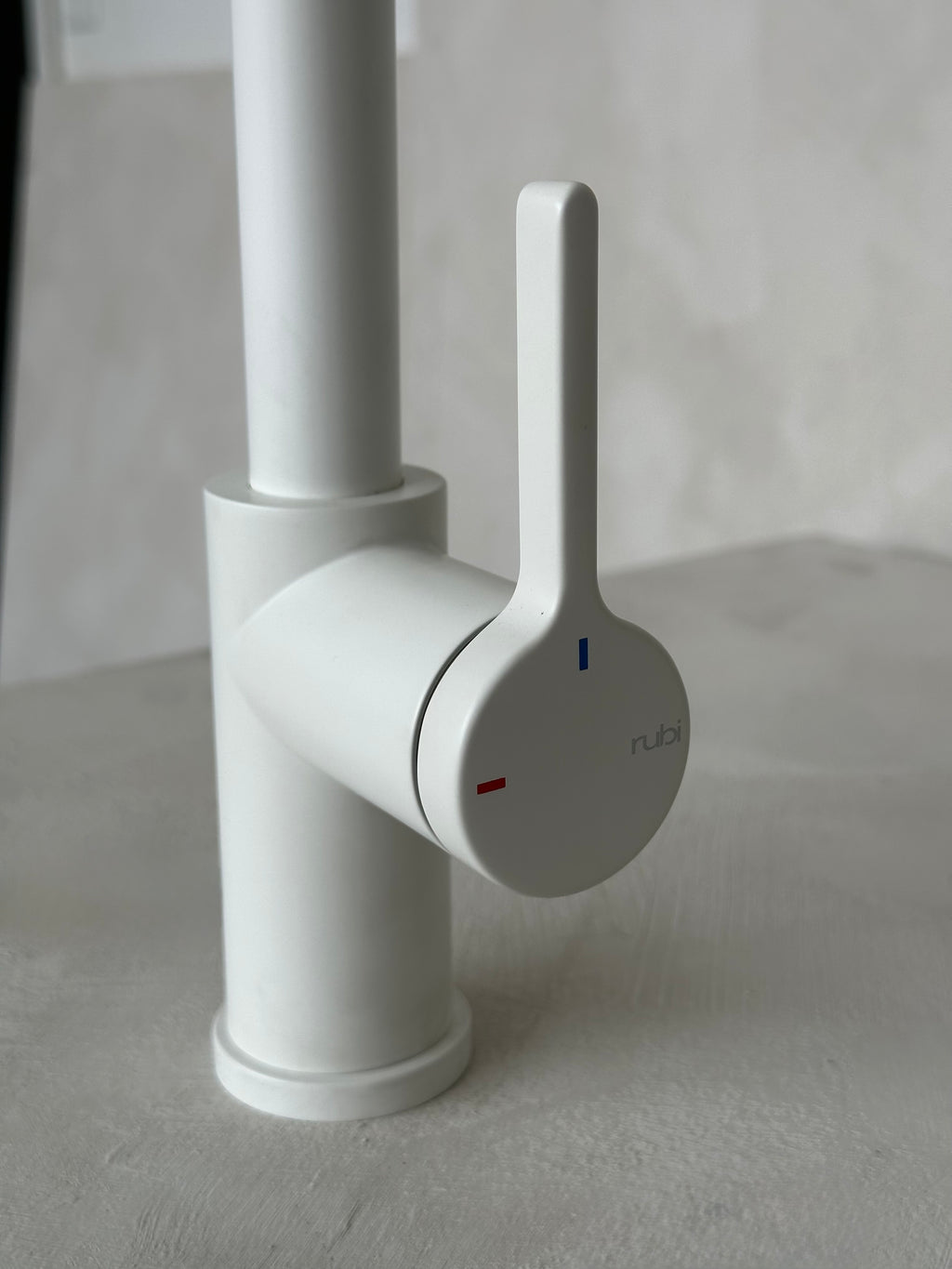 Robinet de cuisine, Blanc mat