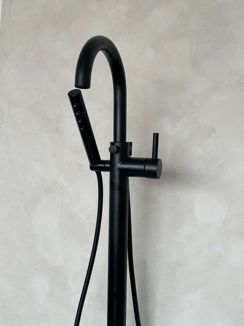 Robinet de plancher pour bain, Noir mat