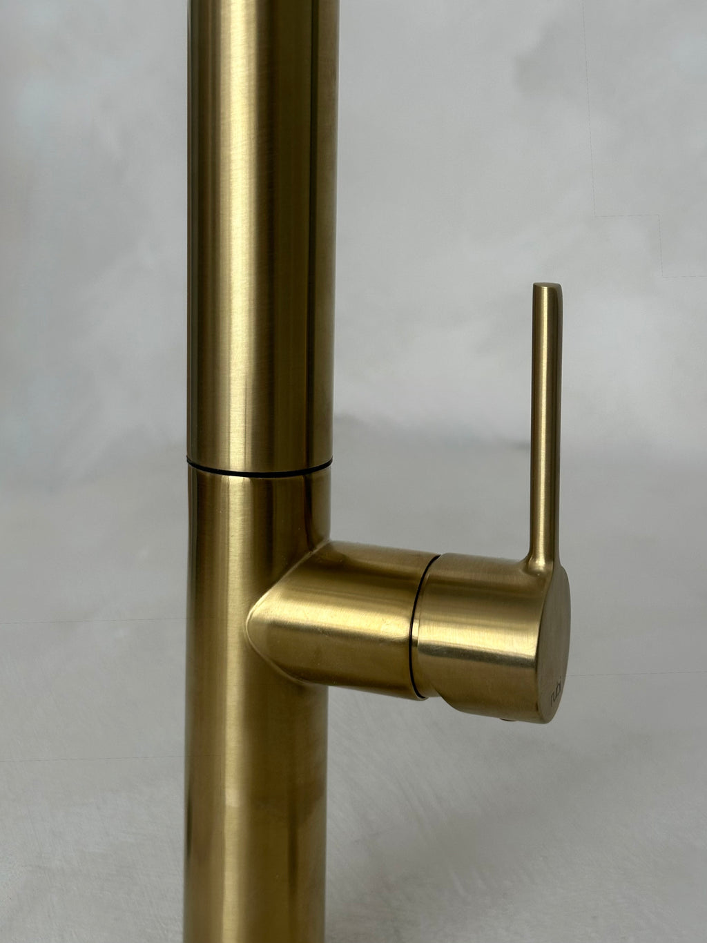 Robinet de cuisine or