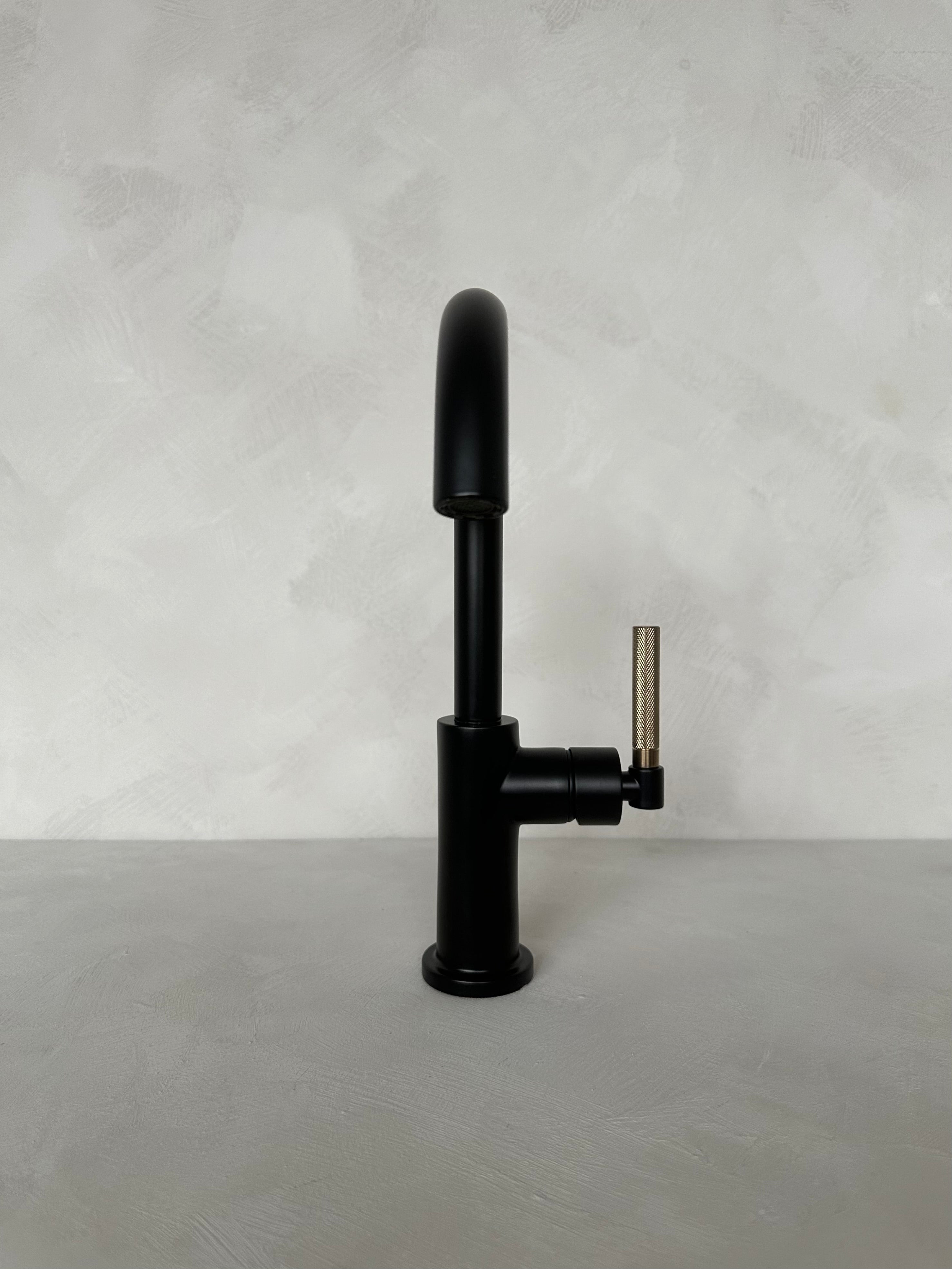 Robinet de bar Litze, noir et or brossé