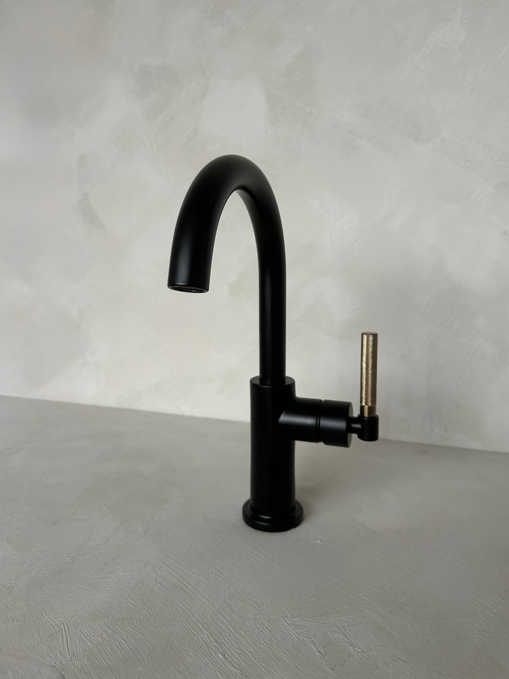 Robinet de bar Litze, noir et or brossé