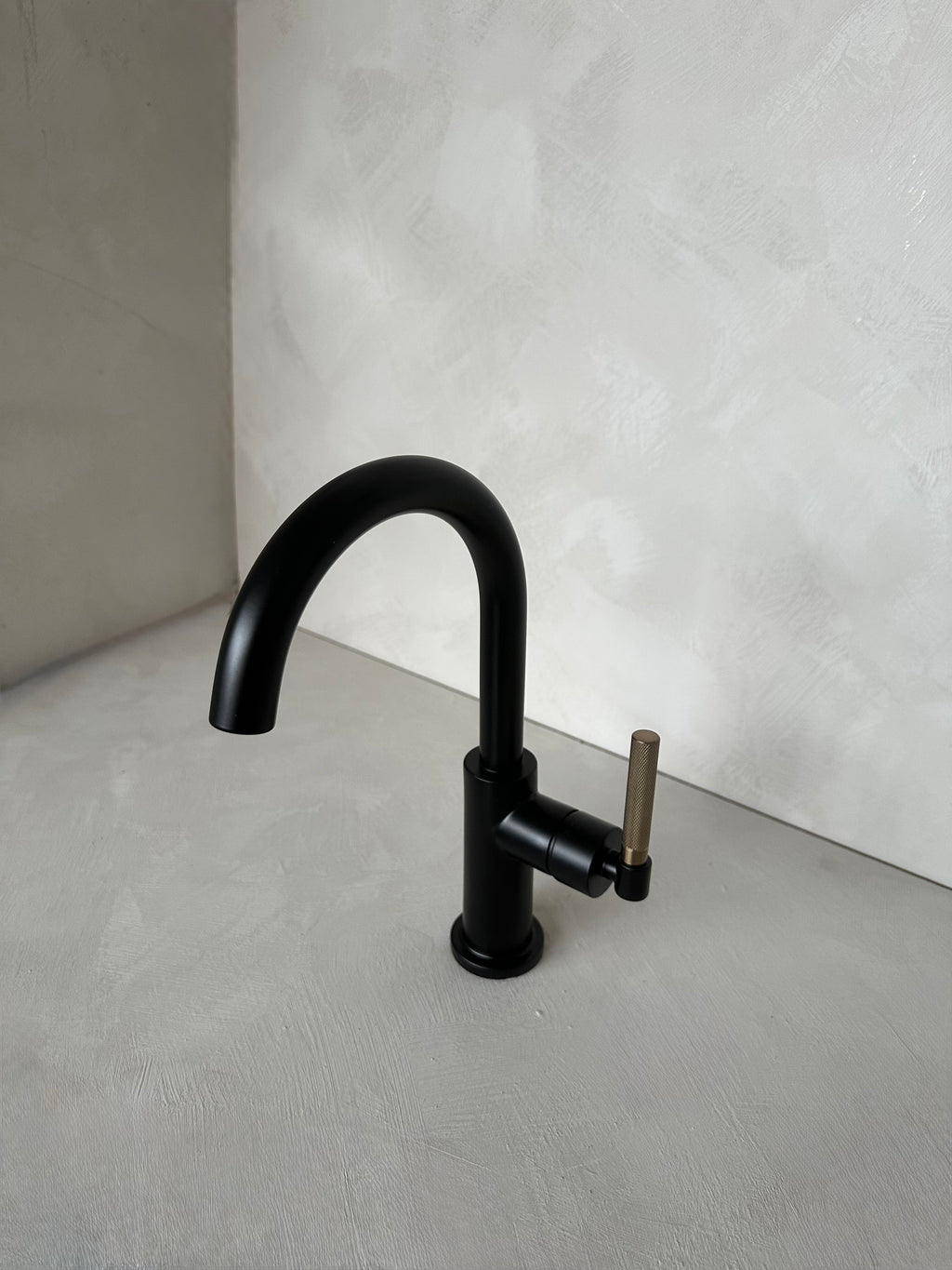Robinet de bar Litze, noir et or brossé