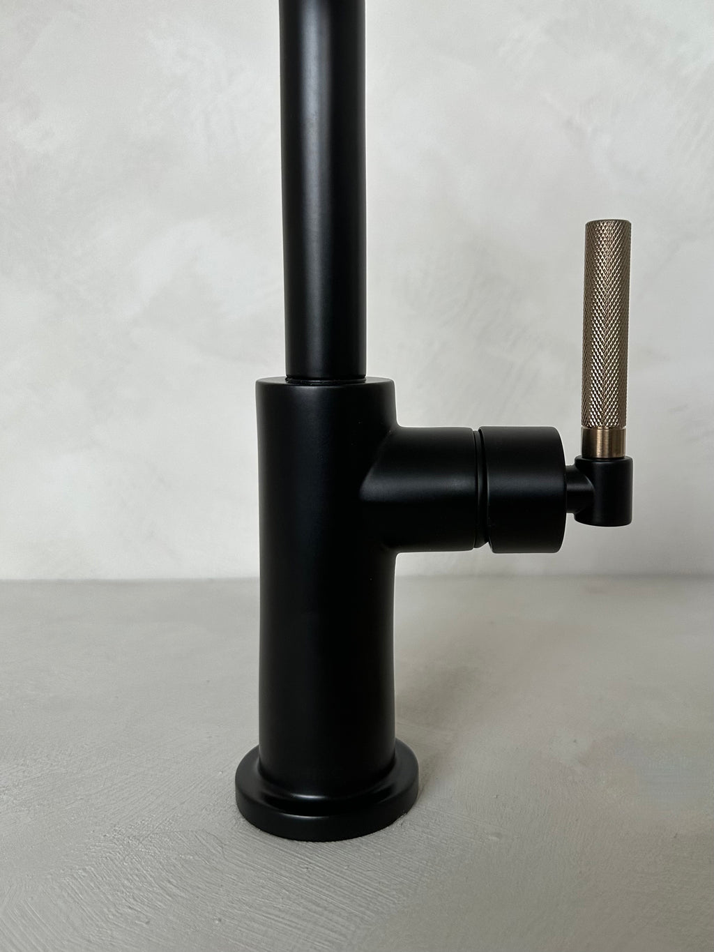 Robinet de bar Litze, noir et or brossé