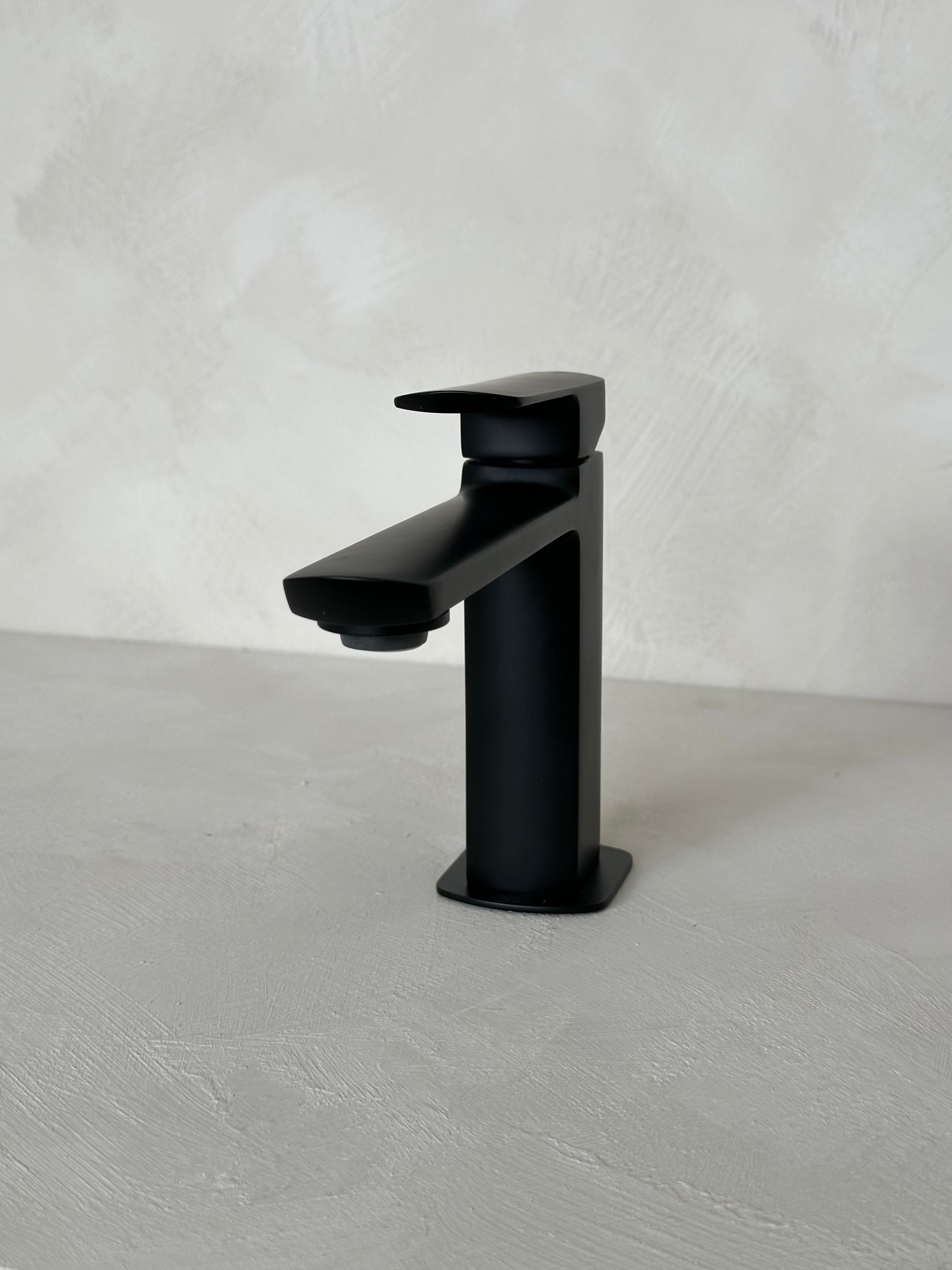 Robinet de lavabo monocommande noir mat
