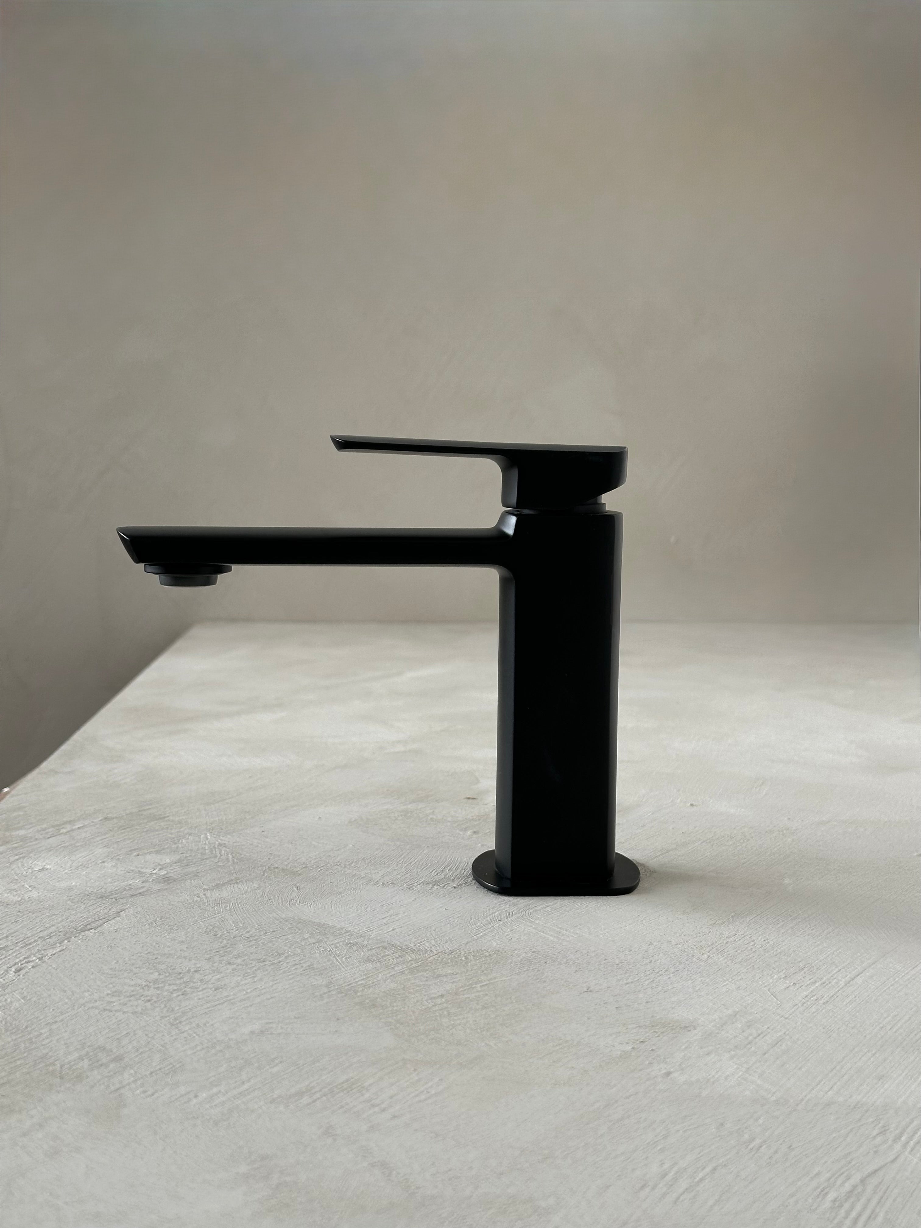 Robinet de lavabo monocommande noir mat