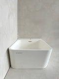 Lavabo mural de coin blanc mat Krion