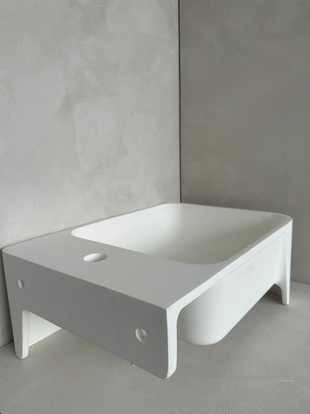 Lavabo mural de coin blanc mat Krion