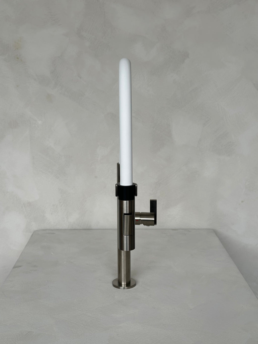 Robinet de cuisine Rubi - Nina fini Inox et silicone blanc mat