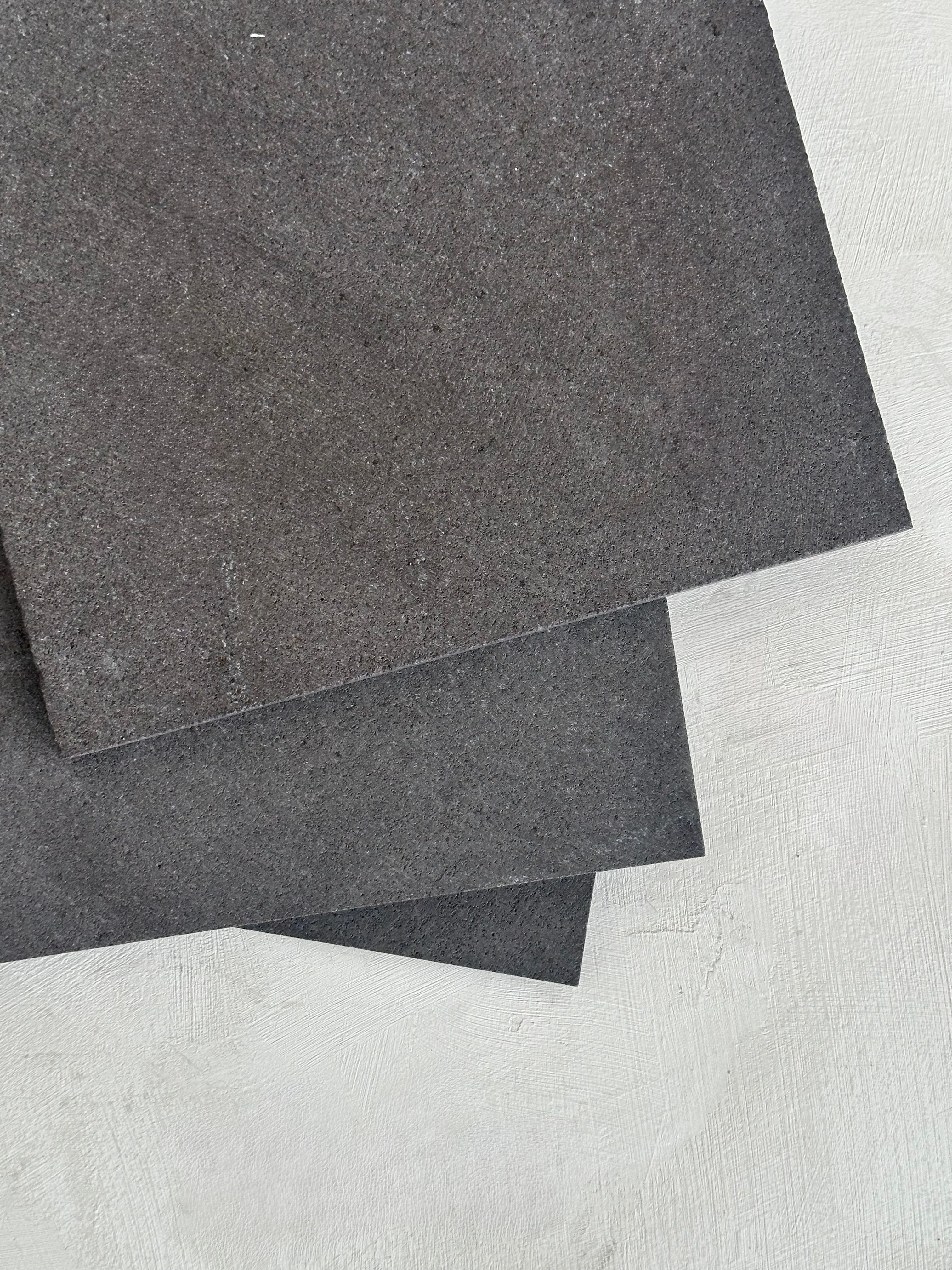 328p2 de carreaux de Travertin 12x12, Anthracite